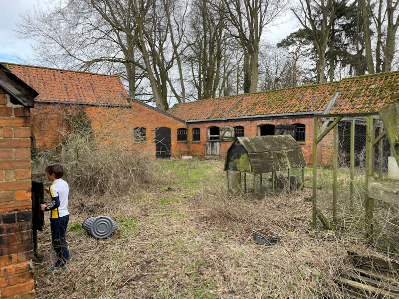 Stable / Outbuildings at Neo-classical Bedford house, A1438 (photo 123)