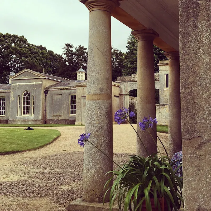 Courtyard at Neo-classical Bedford house, A1438 (photo 113)