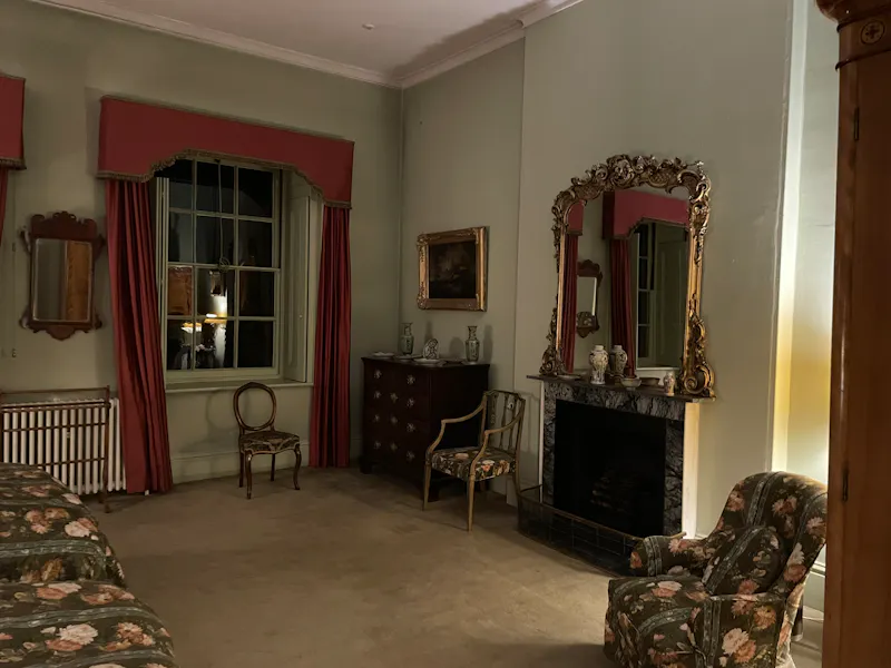 Neo-classical Bedford house, A1438 (photo 149)