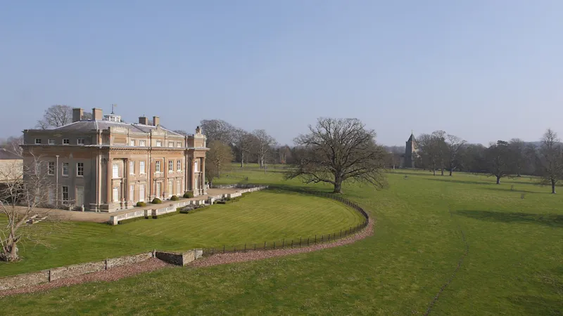 Neo-classical Bedford house, A1438 (photo 143)