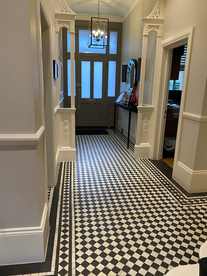 Corridor at Victorian house Brondesbury , B1913 (photo 2)