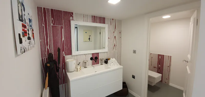 Bathroom at Victorian terrace in Hampstead, B1905 (photo 30)