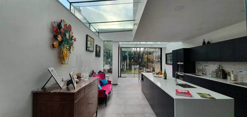 Kitchen at Victorian terrace in Hampstead, B1905 (photo 5)