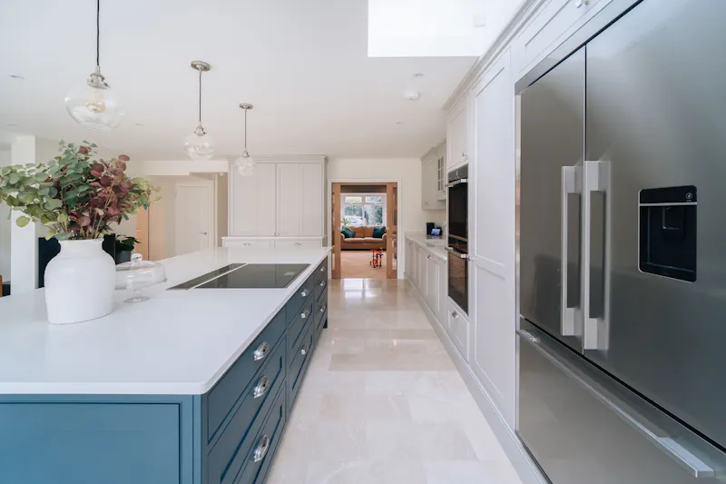 Modern semi in Weybridge, D2509 (photo 2)