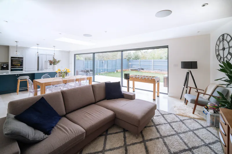 Modern semi in Weybridge, D2509 (photo 12)