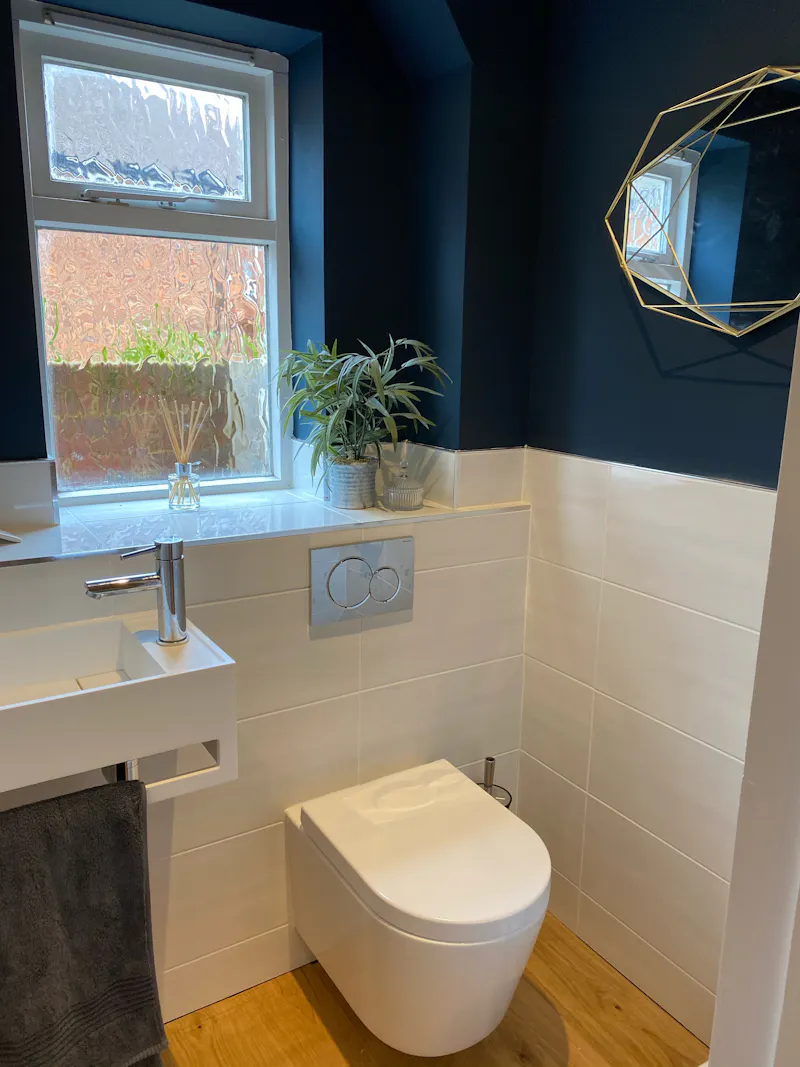 Bathroom at Modern semi in Weybridge, D2509 (photo 21)