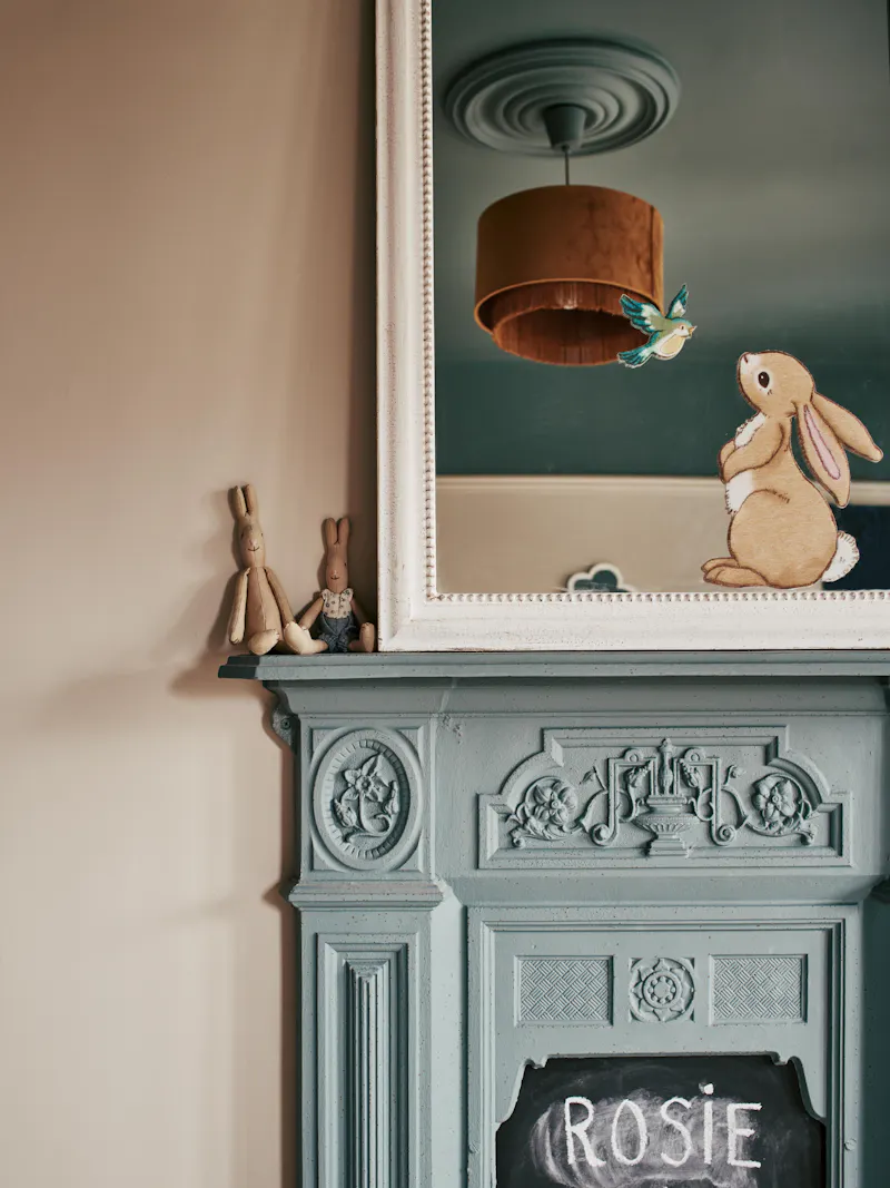 Fireplace at Renovated 1930s house Enfield, D2518 (photo 11)