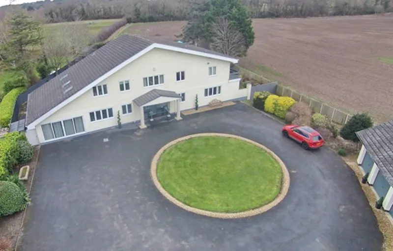 Driveway at Modern Cheshire Country Home , D2499 (photo 28)