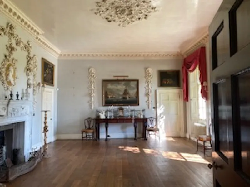 Dining room at Historic Lymington stately, E406 (photo 4)