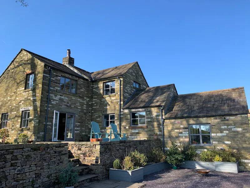 Modern Farmhouse Cheshire, L720 (photo 1)
