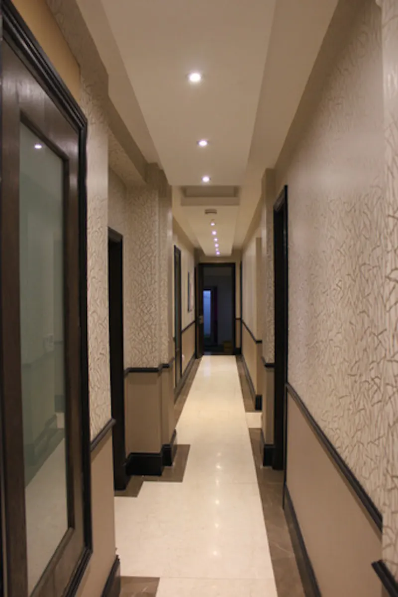 Corridor at Mayfair luxe apartment, F1213 (photo 14)