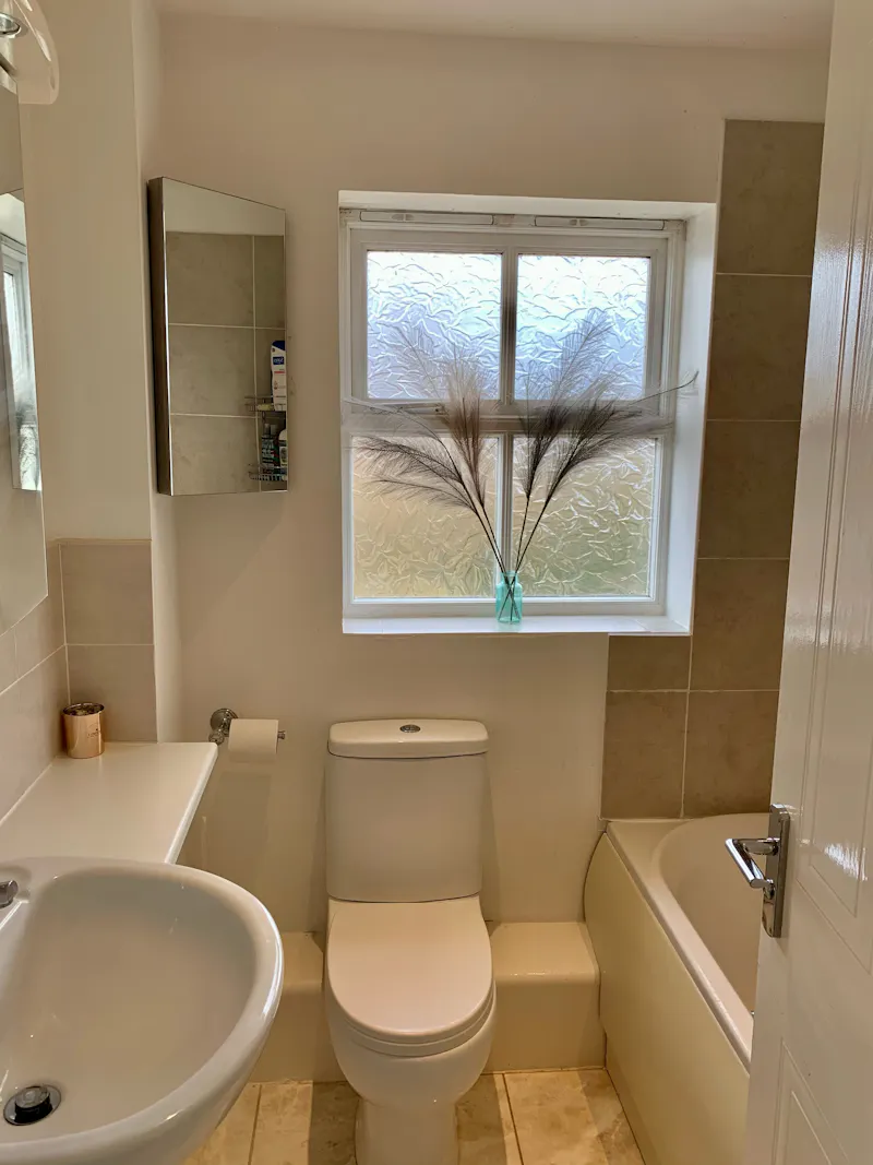 Bathroom at Red-brick Wheldrake house, D2489 (photo 19)