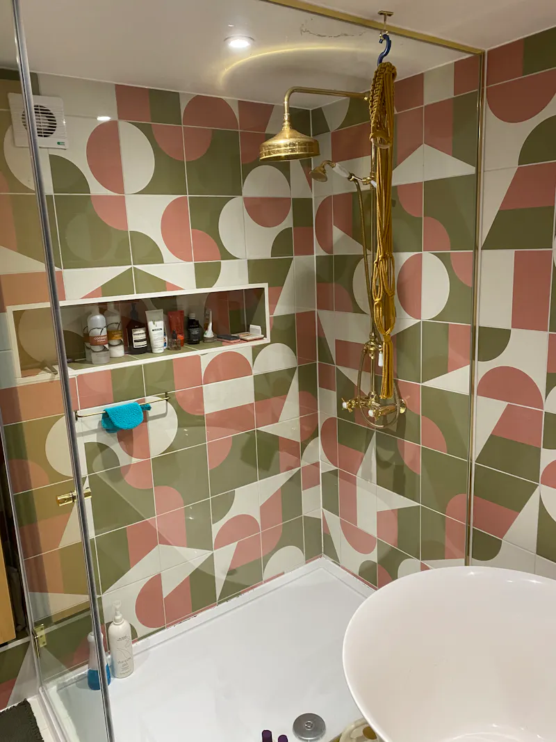 Shower at Large Victorian house Peckham , B1928 (photo 9)