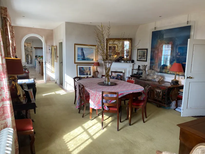Dining room at  Arts & crafts house Ewhurst, E486 (photo 7)