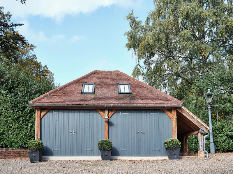 Garage at Converted barn in Shiplake, D2258 (photo 66)