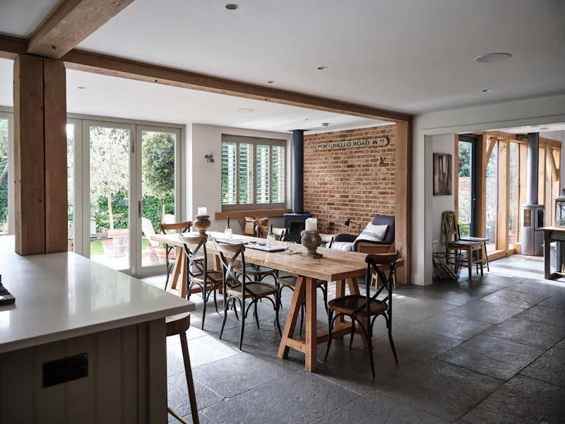 Open plan at Converted barn in Shiplake, D2258 (photo 14)