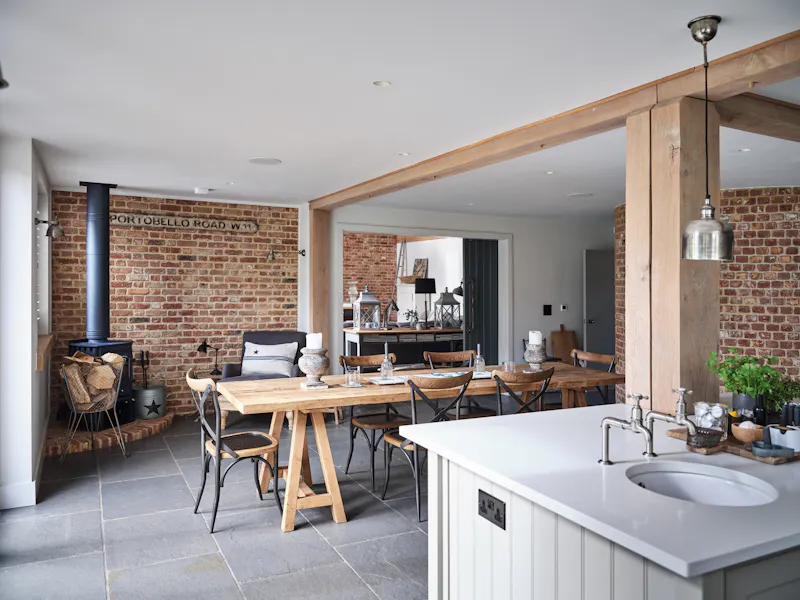 Exposed brick at Converted barn in Shiplake, D2258 (photo 15)