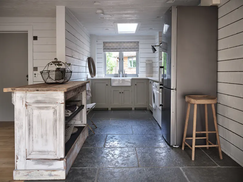 Utility room at Converted barn in Shiplake, D2258 (photo 33)