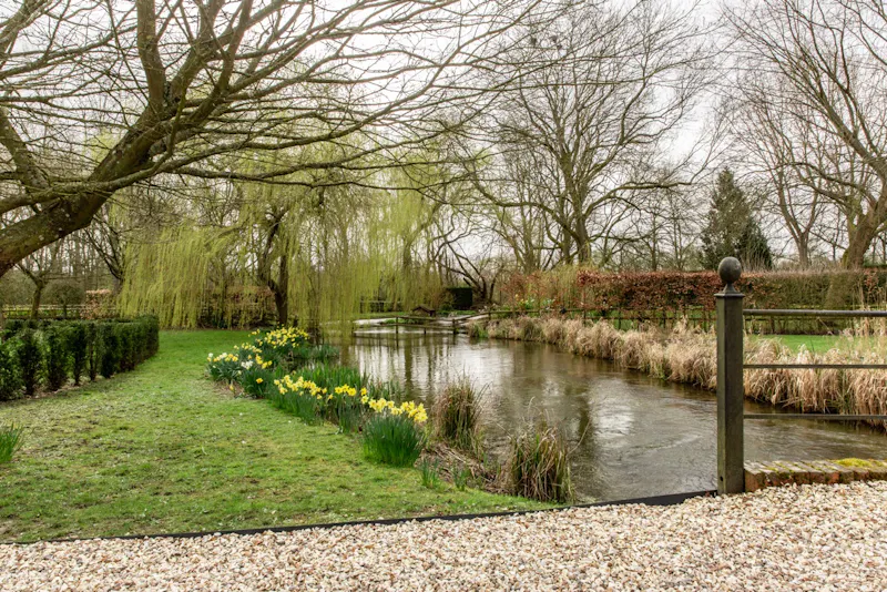 Pond at Luxe West Berkshire stately, A1547 (photo 35)