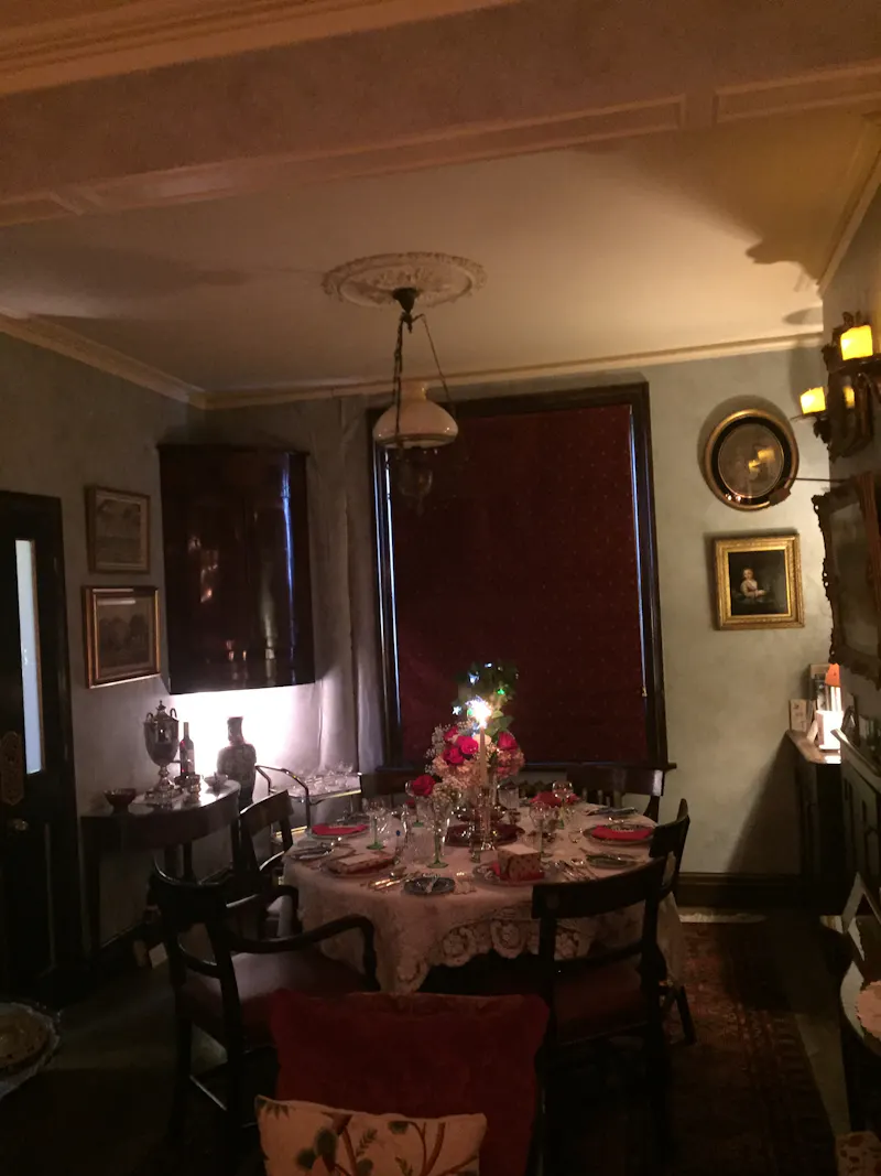 Dining room at Detached house in Putney , B1932 (photo 3)
