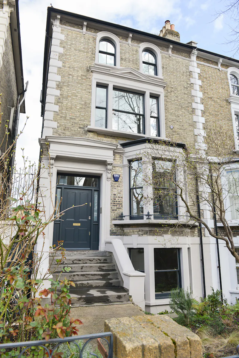 Victorian home Holloway, B1935 (photo 1)