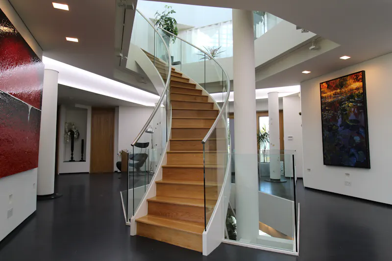 Staircase at Modern Sevenoaks house, K361 (photo 16)