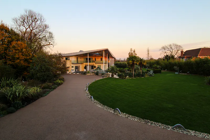 Driveway at Modern Sevenoaks house, K361 (photo 31)