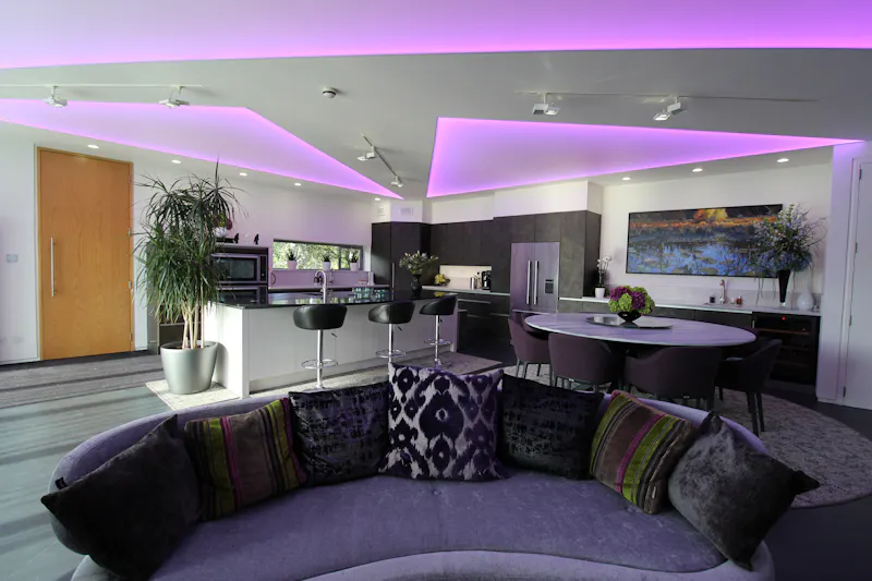 Open plan at Modern Sevenoaks house, K361 (photo 5)