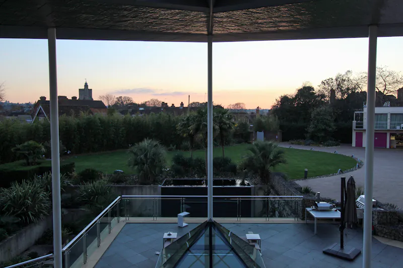 Roof terrace at Modern Sevenoaks house, K361 (photo 35)