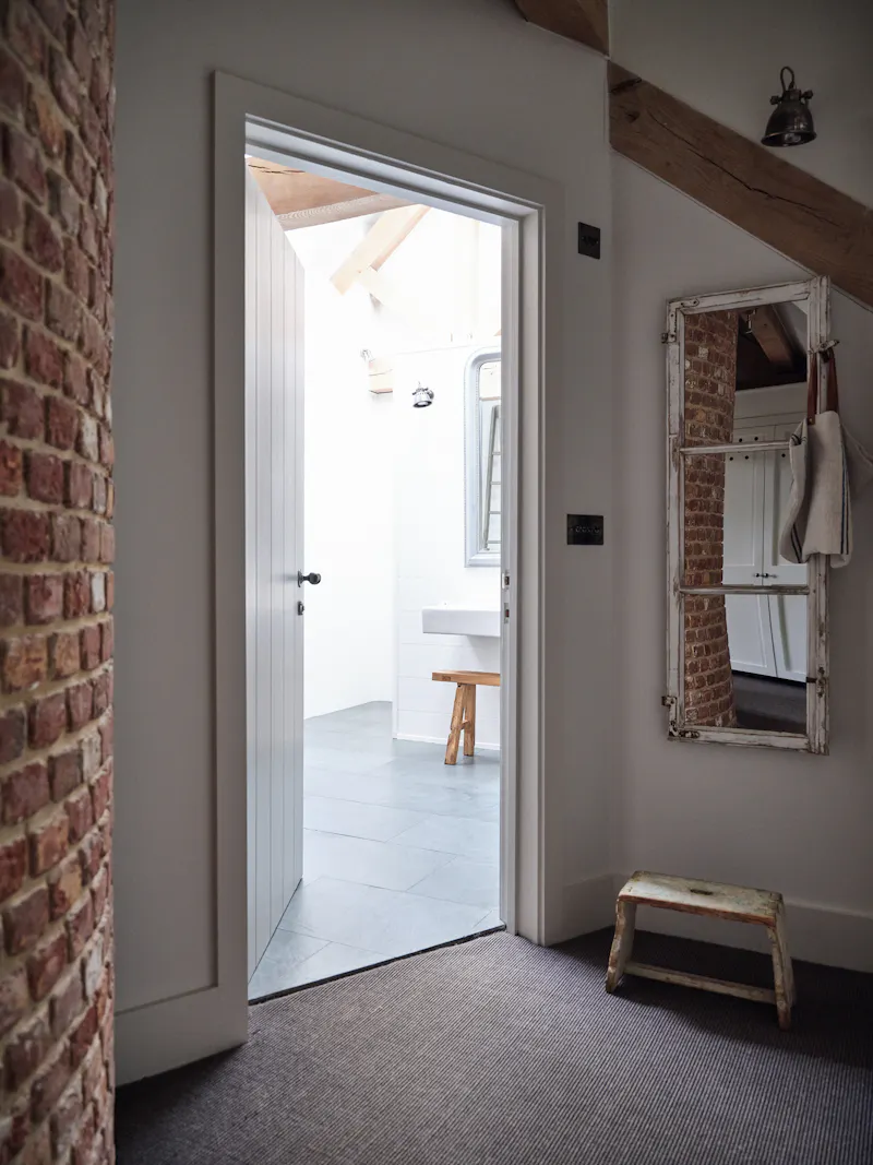 Exposed brick at Converted barn in Shiplake, D2258 (photo 48)