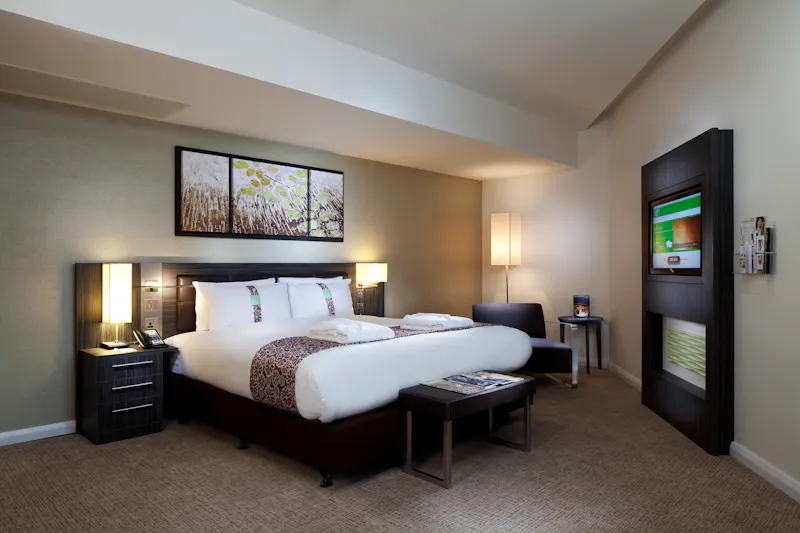 Bedroom at Modern hotel in Whitechapel, R843 (photo 15)