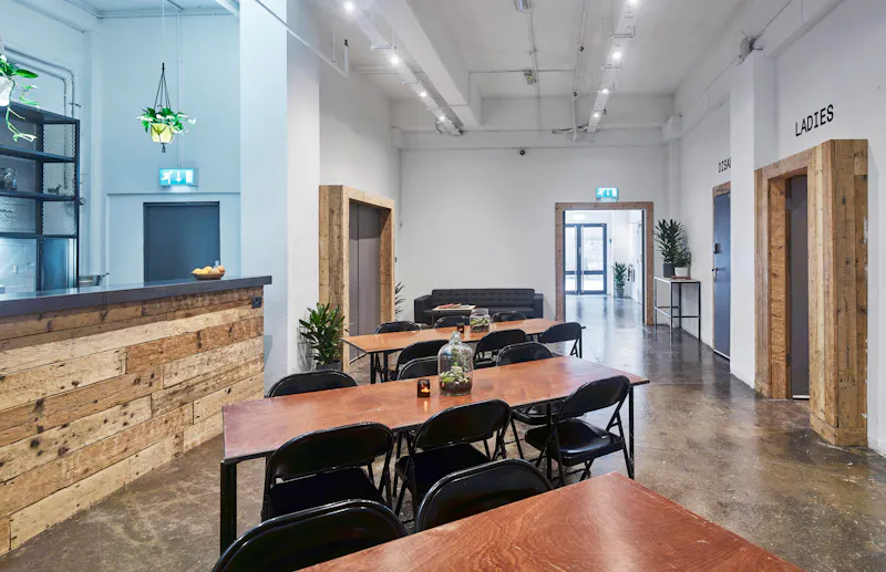 Entrance hall at Versatile Shadwell studio space, N391 (photo 7)