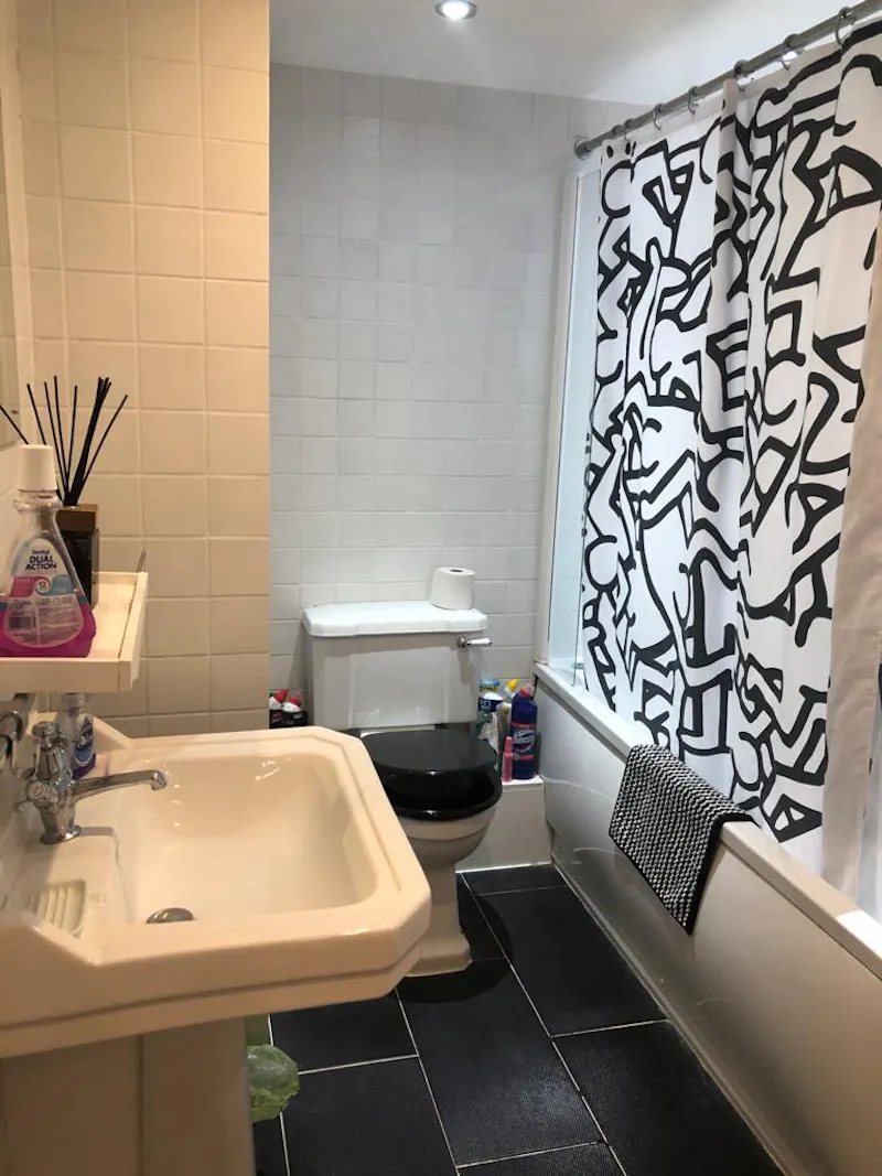 Bathroom at Clapton loft apartment, F1147 (photo 8)