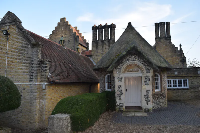Victorian manor & school, J221 (photo 51)