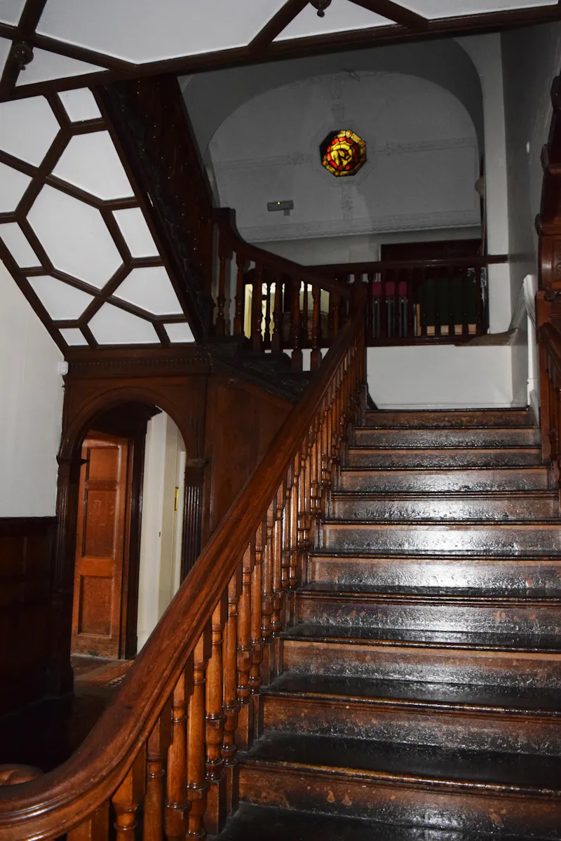 Victorian manor & school, J221 (photo 12)