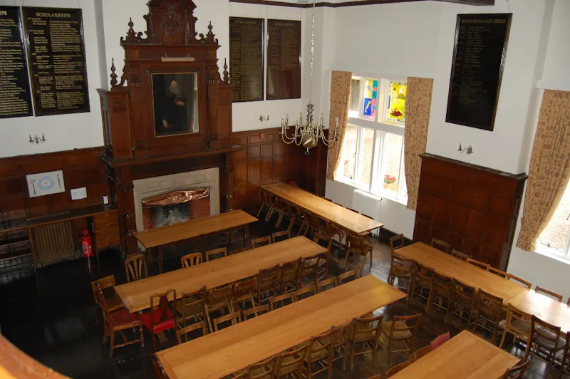 Victorian manor & school, J221 (photo 3)
