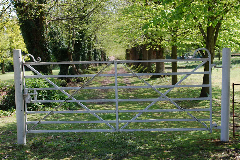 Victorian manor & school, J221 (photo 36)