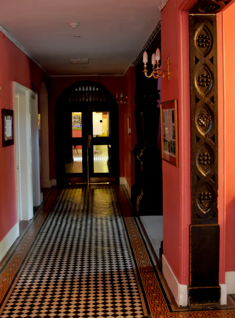 Victorian manor & school, J221 (photo 18)