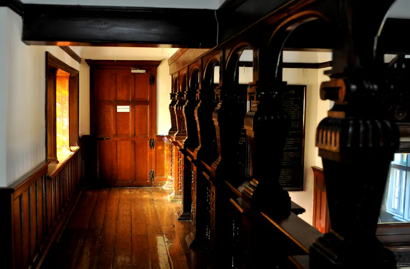 Victorian manor & school, J221 (photo 17)
