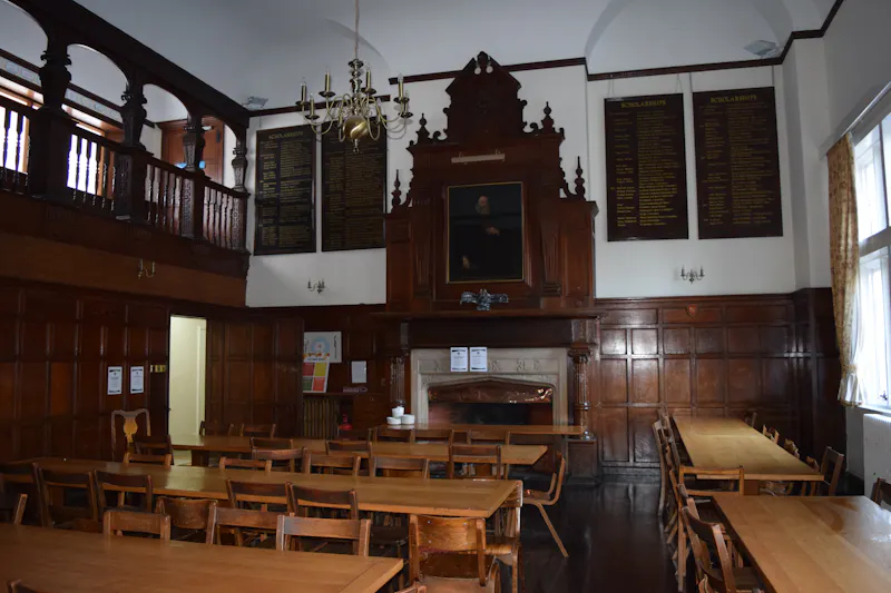 Victorian manor & school, J221 (photo 5)