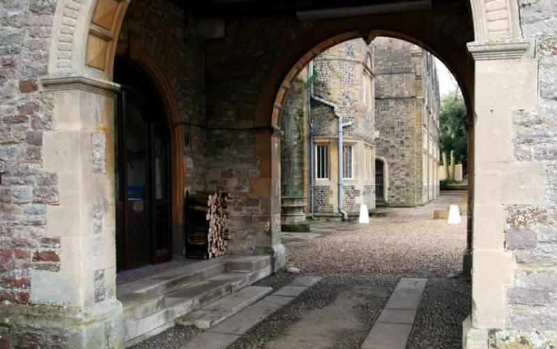 Victorian manor & school, J221 (photo 47)