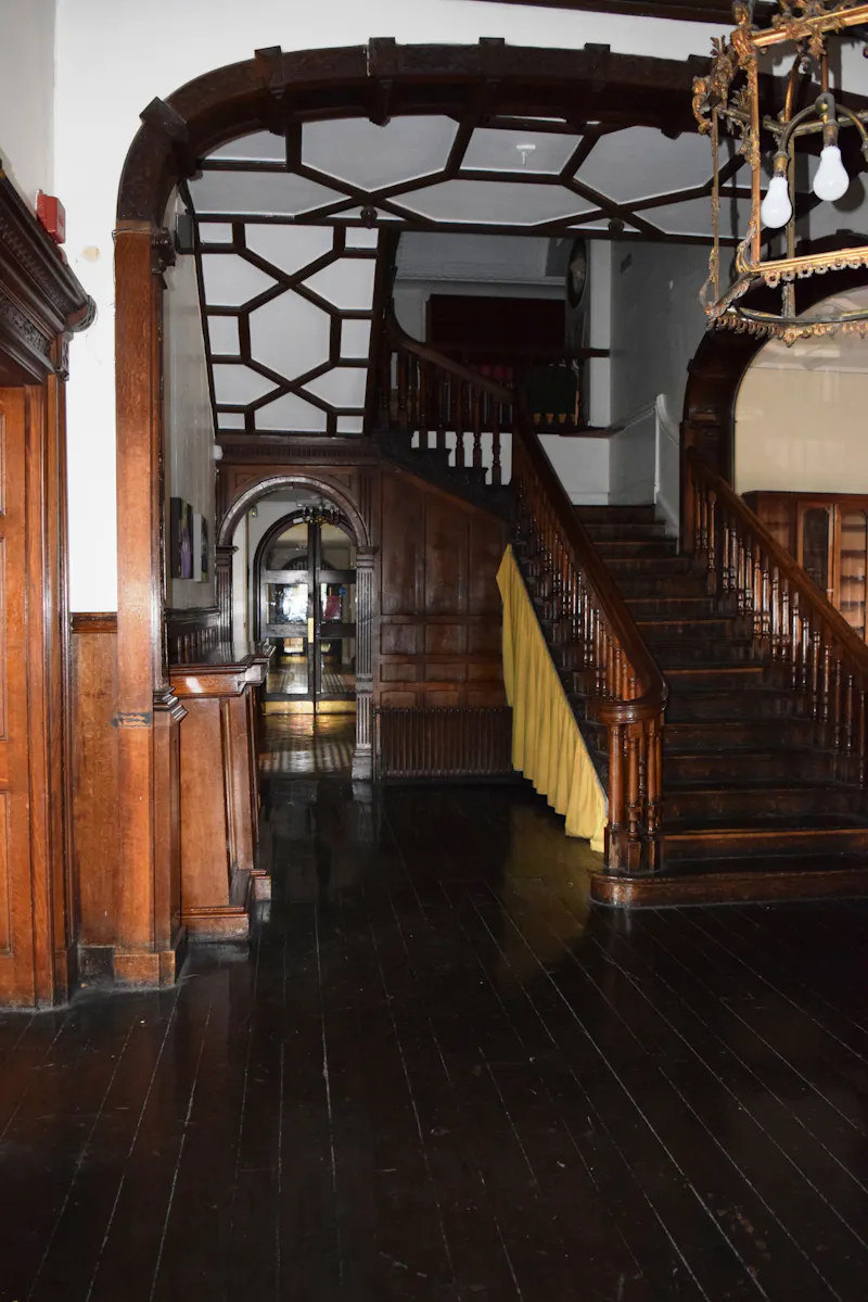 Victorian manor & school, J221 (photo 13)
