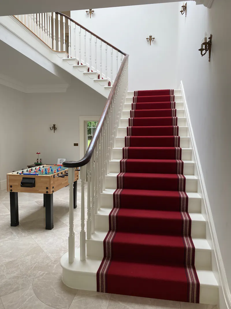 Staircase at Modern mansion Nr Buntingford, D2528 (photo 17)