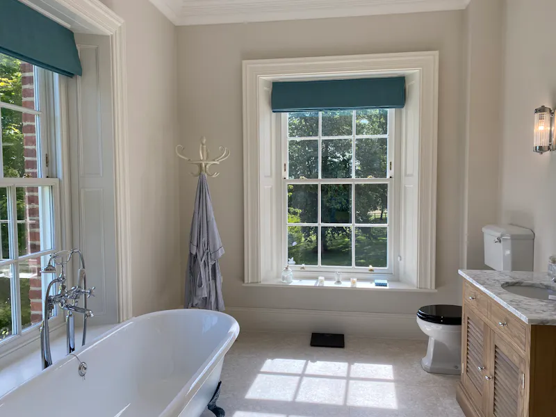 Bathroom at Modern mansion Nr Buntingford, D2528 (photo 39)