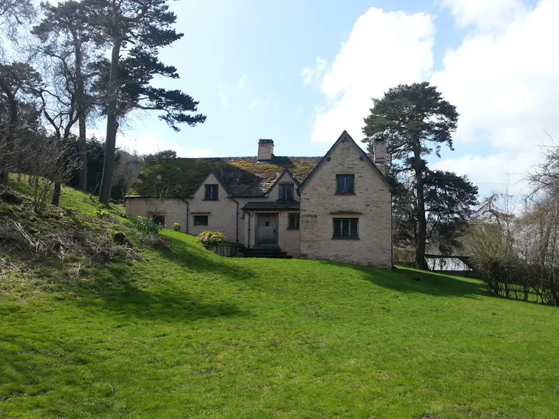 Stone house & outbuildings Hay, L726 (photo 11)