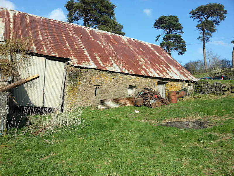 Stone house & outbuildings Hay, L726 (photo 8)
