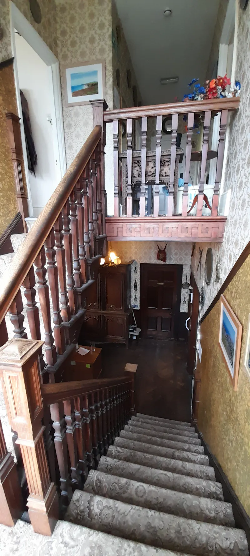 Staircase at Edwardian manor home Cornwall, E488 (photo 12)