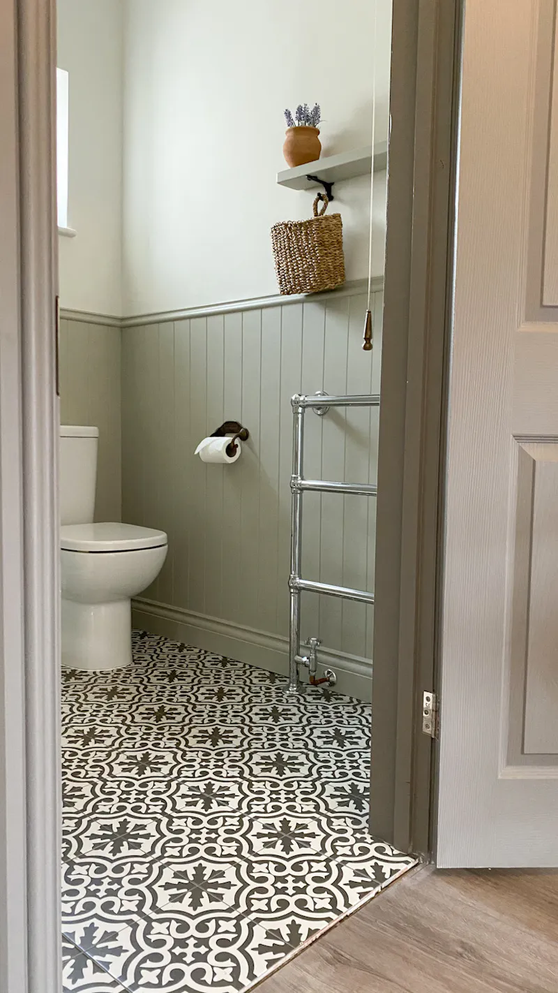 Bathroom at Renovated bungalow in Mursley, D2491 (photo 5)
