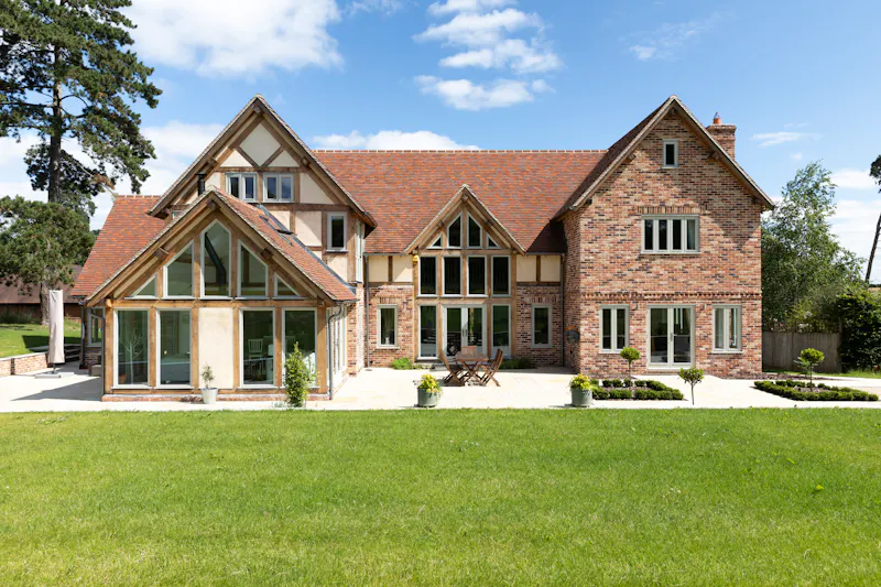Garden at Modern farmhouse in Newbury, L719 (photo 25)