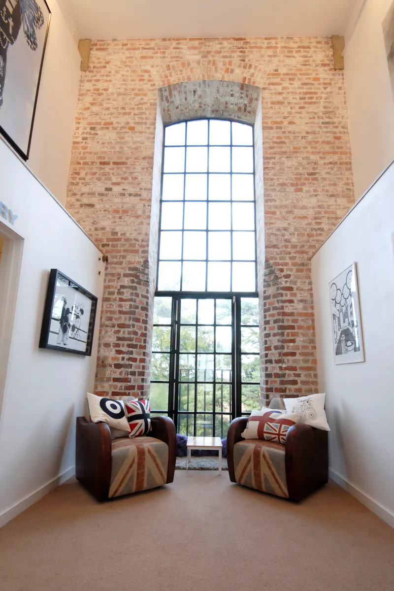 Sitting room at Large Victorian home Dover, B1946 (photo 6)